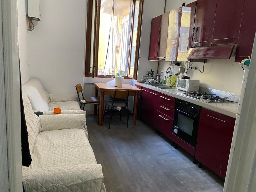 Private Room In A Quiet Apartment In The City Center Milano Eksteriør billede