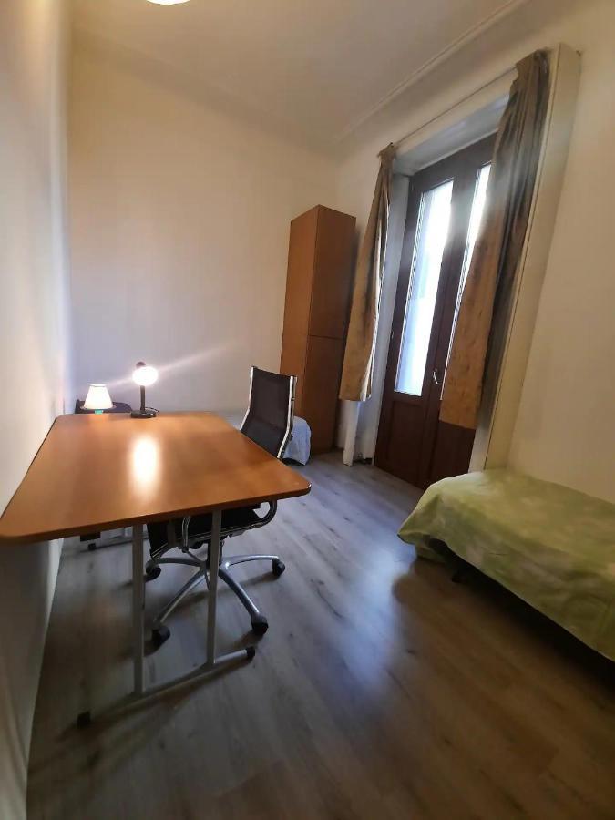 Private Room In A Quiet Apartment In The City Center Milano Eksteriør billede