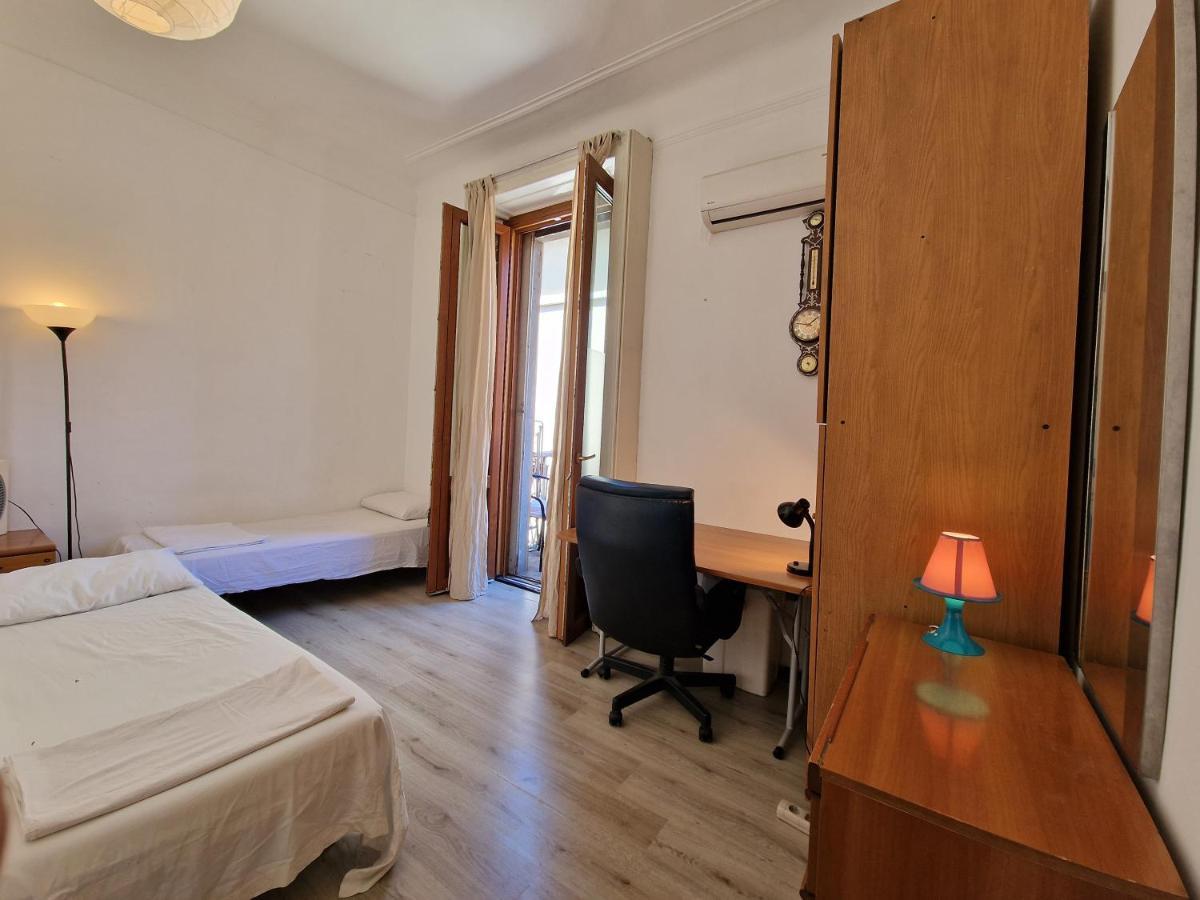 Private Room In A Quiet Apartment In The City Center Milano Eksteriør billede