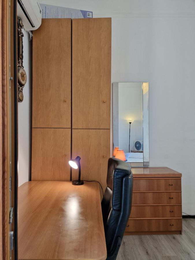 Private Room In A Quiet Apartment In The City Center Milano Eksteriør billede
