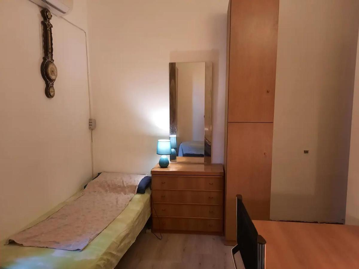 Private Room In A Quiet Apartment In The City Center Milano Eksteriør billede