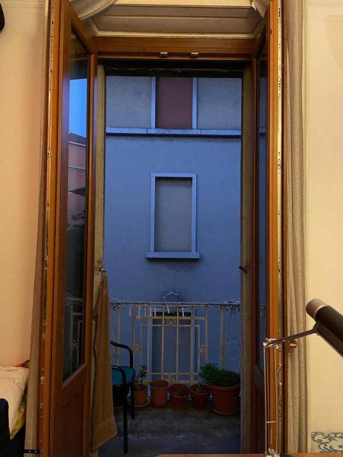 Private Room In A Quiet Apartment In The City Center Milano Eksteriør billede
